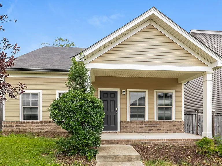 2237 Dale View Dr — Photo 1