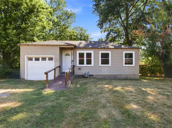 1017 Wesley Dr, Broken Arrow, OK 74012