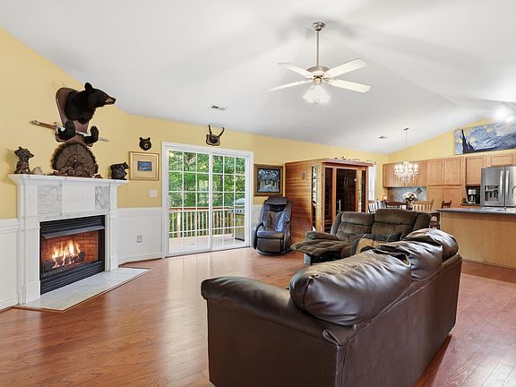 5th image of 711 Timberwood Rdg