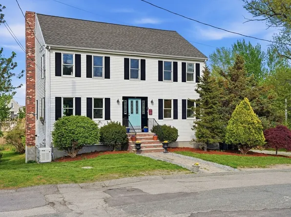 42 Duck Ln, Hull, MA 02045