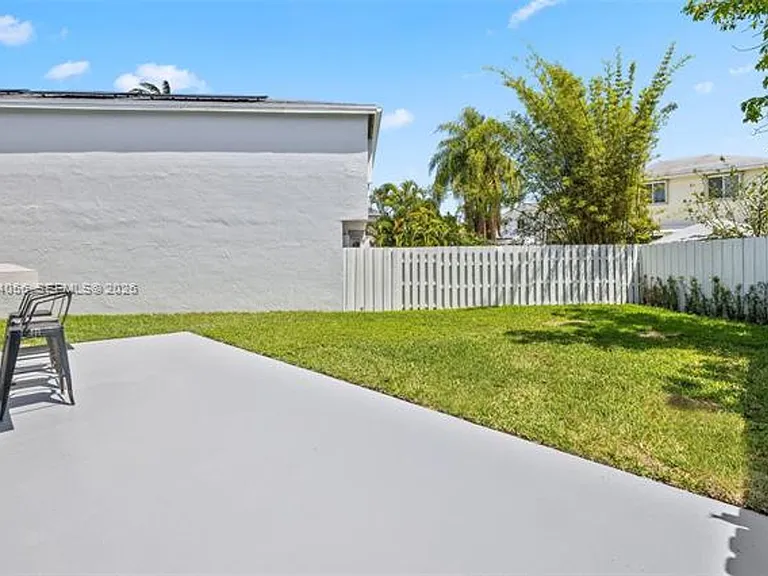 9547 SW 146th Pl — Photo 36
