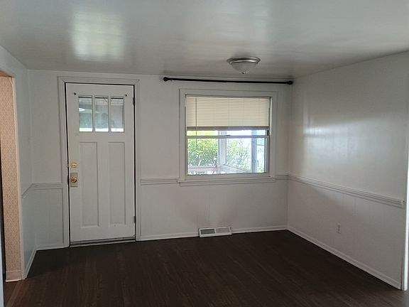 3rd image of 835 Smithfield St