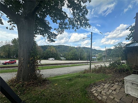 3rd image of 712 S 2nd Ave