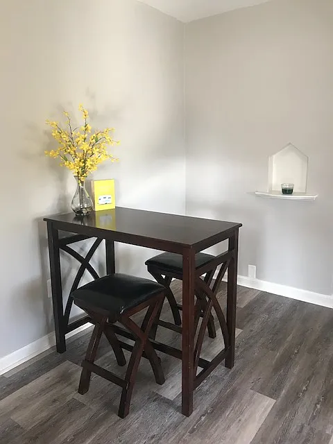 eat in dining area