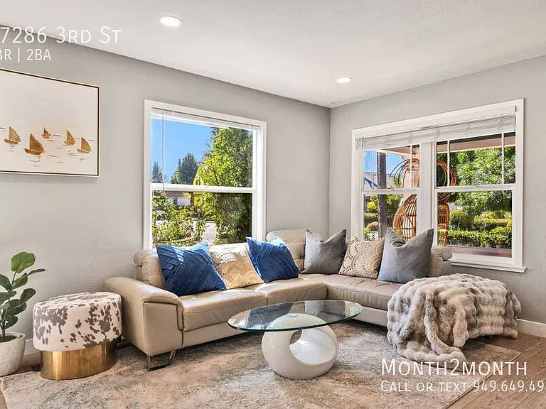 37286 3rd St — Photo 3