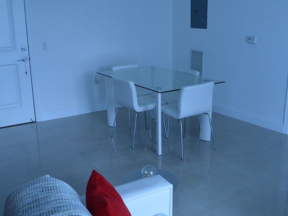 5th image of 480 NE 30th St APT 1205