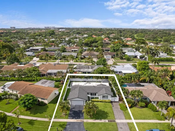 124 Oregon Ln, Boca Raton, FL 33487