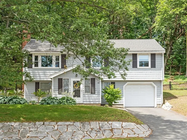 89 North St, Stoneham, MA 02180