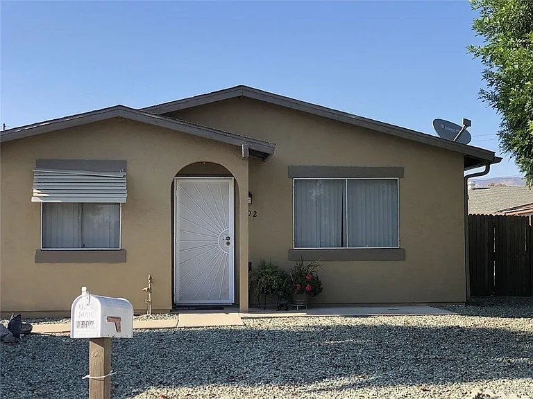 1902 Flores St — Photo 1
