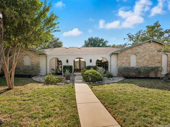 127 Canyon Vw, Hollywood Park, TX 78232