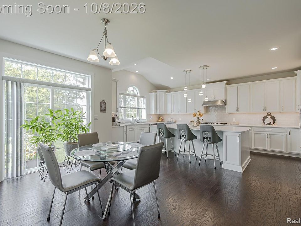 51252 Silverton Dr, photo 19