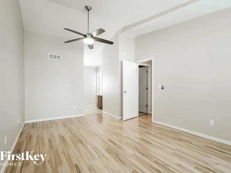 833 Lindenhaven Rd — Photo 6