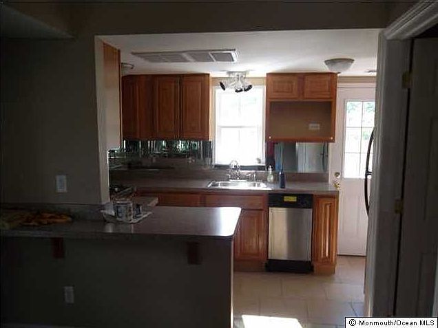2nd image of 524 Princess Ct #102