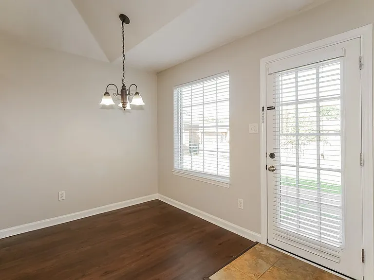 1719 Brentford Cv — Photo 6