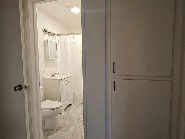 1117 Melrose Ave #8 — Photo 11