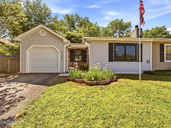 3rd image of 7504 NW Chatham Cir
