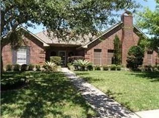 2304 San Augustine Ln, Friendswood, TX 77546