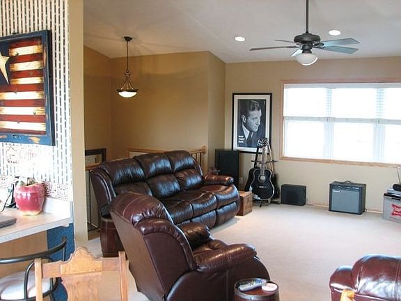 3rd image of 6511 Cornflower Dr