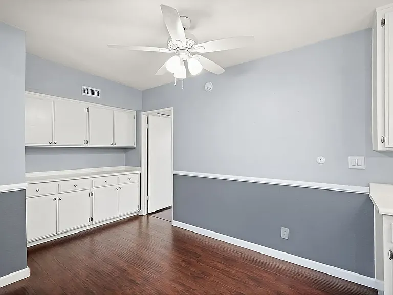5500 Lindley Ave #209 — Photo 9
