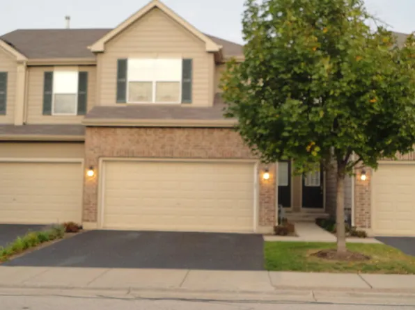 304 Whitaker Trl, McHenry, IL 60050