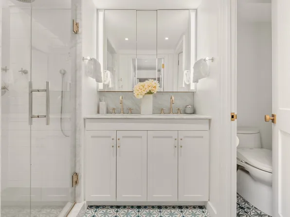 301 East 52nd Street GDN image 17 of 17