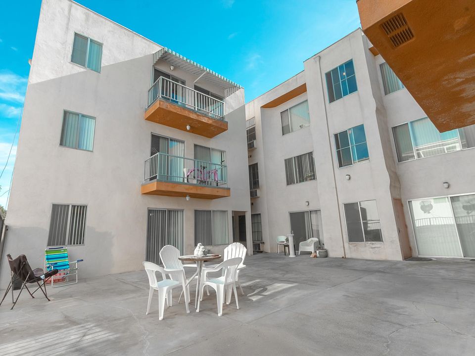 1st image of 8011 Romaine St APT 215