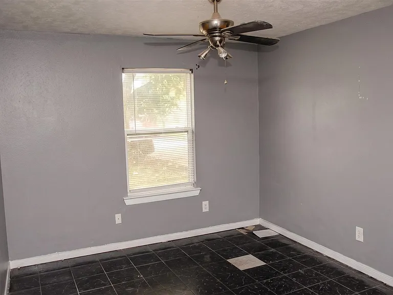 306 Willowick St — Photo 10