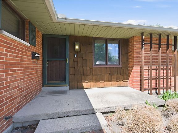2nd image of 1209 Rose Bower Ave