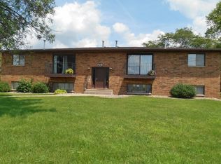 2001 52nd Ave, Moline, IL 61265