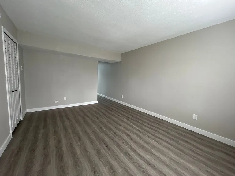 5017 Birchwood Ln — Photo 8