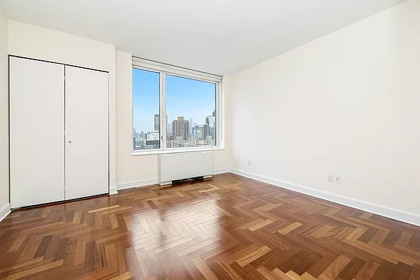 Rented by Keller Williams NYC | media 22