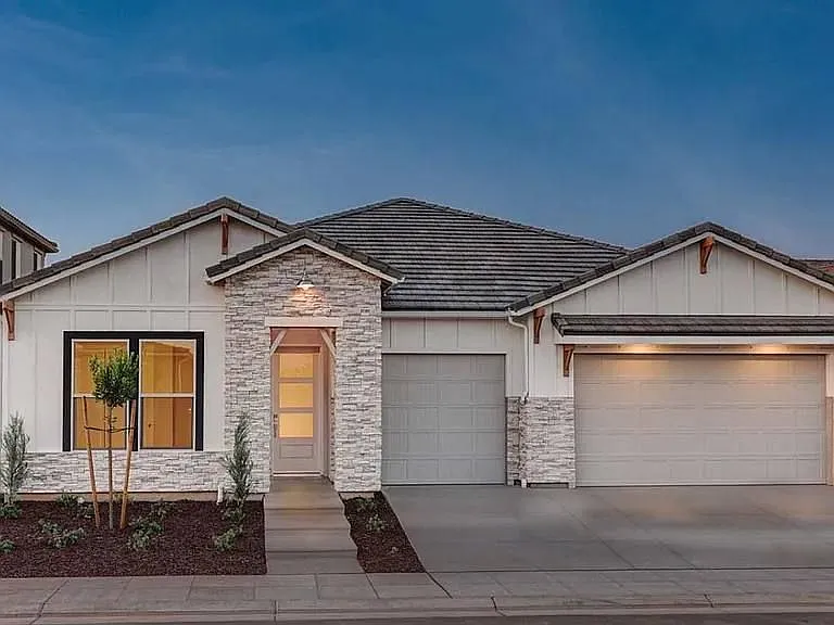 Building Photo - 935 Talus Way S
