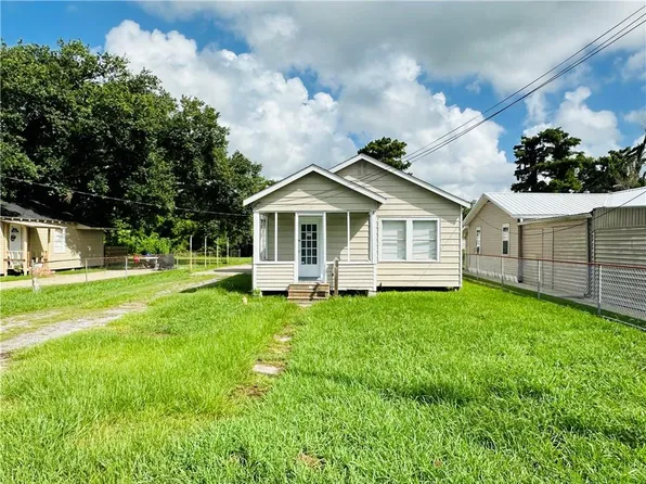 115 Early St, Paradis, LA 70080