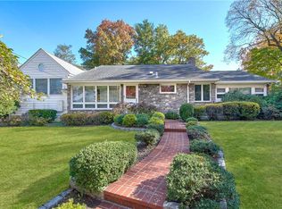 6 Canterbury Rd N, Harrison, NY 10528