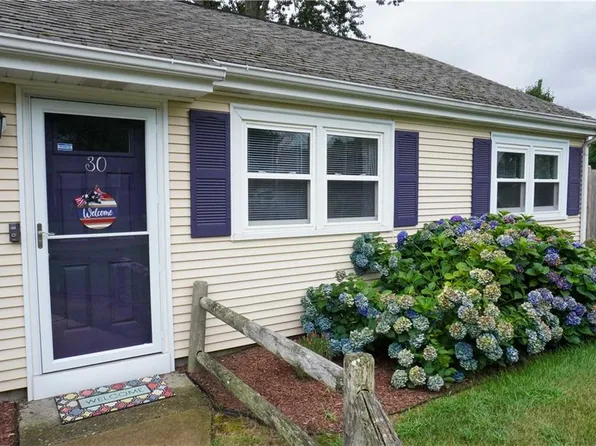 30 Pensacola St, Warwick, RI 02888