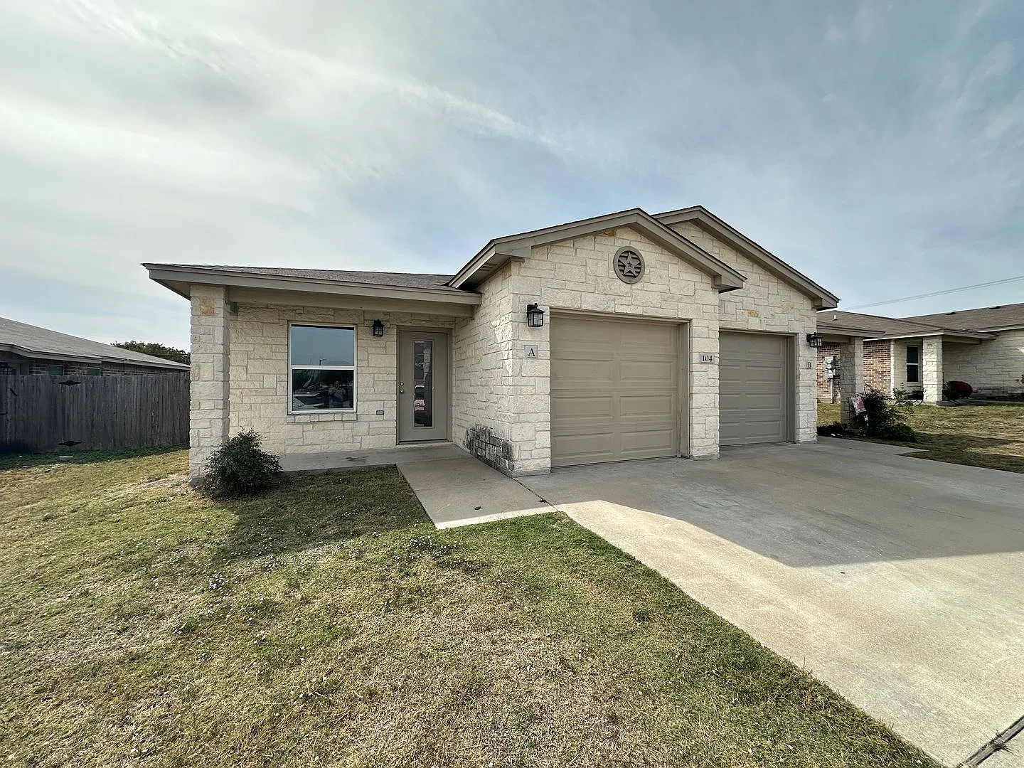 104 Lowes Blvd. — Photo 2