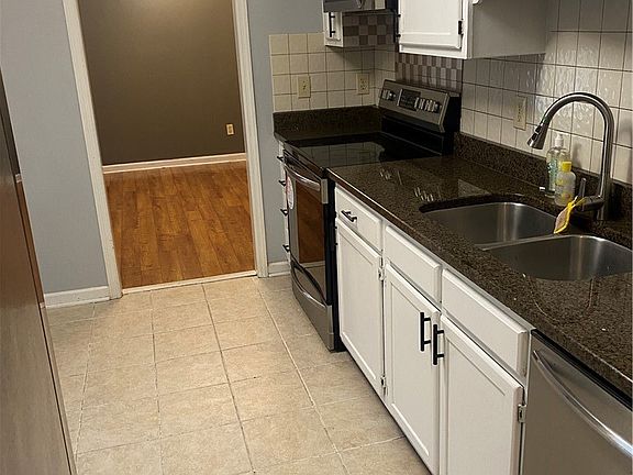 3rd image of 1728 Empress Ln
