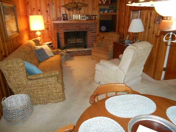 5th image of 250 Orchard Ln
