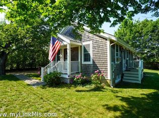 21 Forest Hill Ave, Oak Bluffs, MA 02557