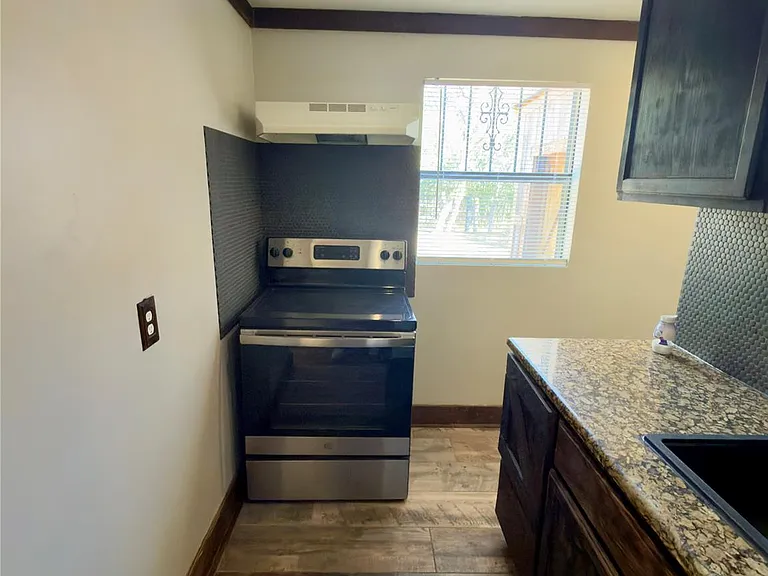 125 McDowell Rd — Photo 3