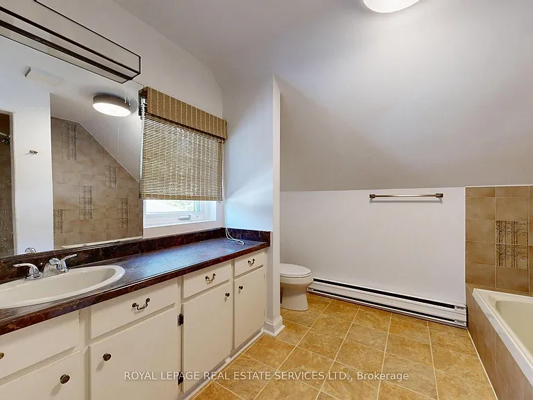 31 Burnhamthorpe Park Blvd — Photo 24