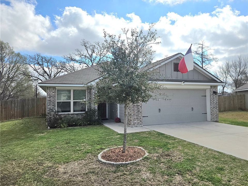 1st image of 809 Meadow Brook Dr