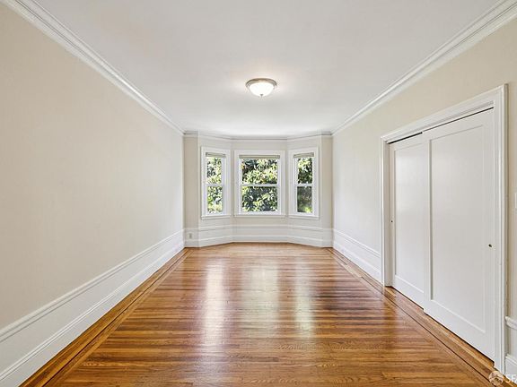 5th image of 1133 Webster St