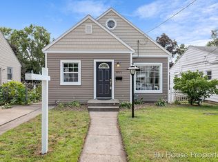 1052 Dorroll St NE, Grand Rapids, MI 49505