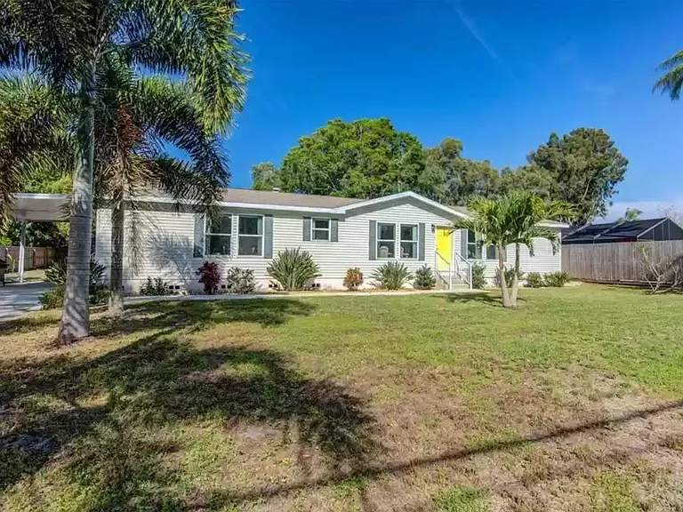 707 N Lockwood Ridge Rd — Photo 1