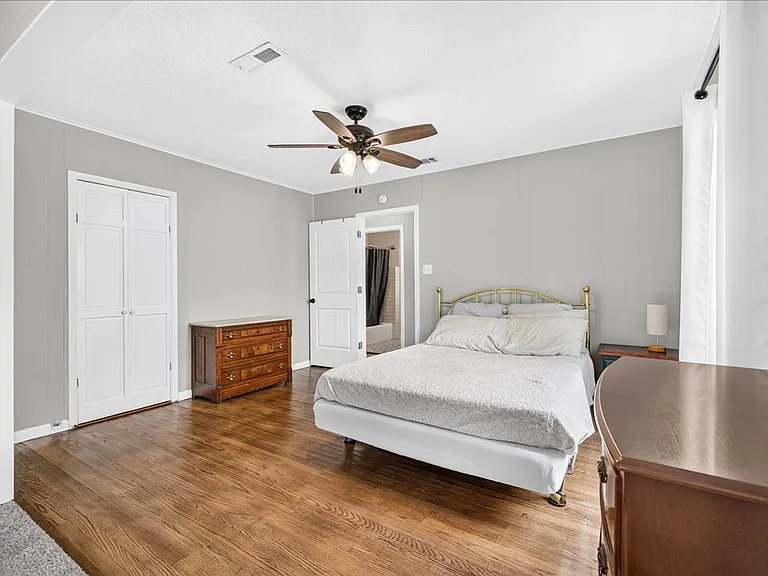 314 Melrose St — Photo 23
