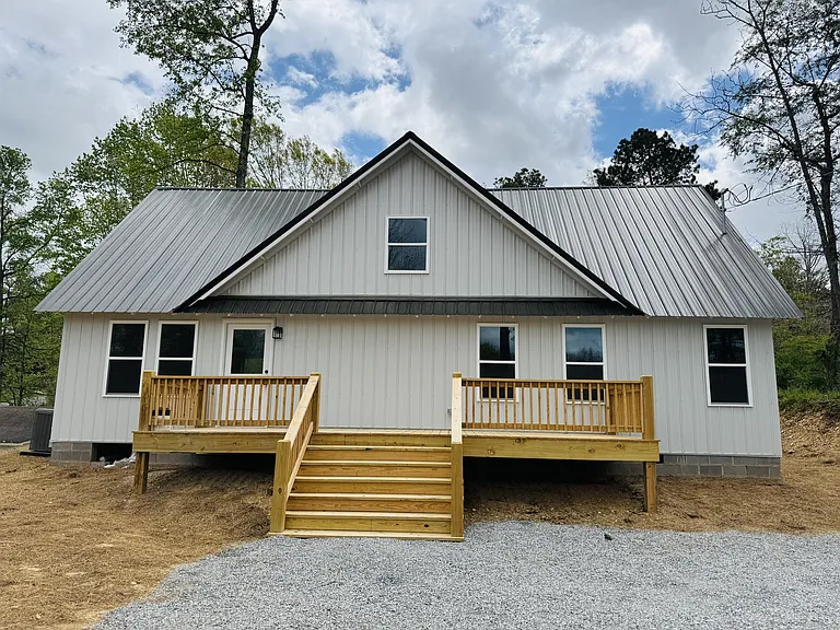 221 Sheffield Dr — Photo 1