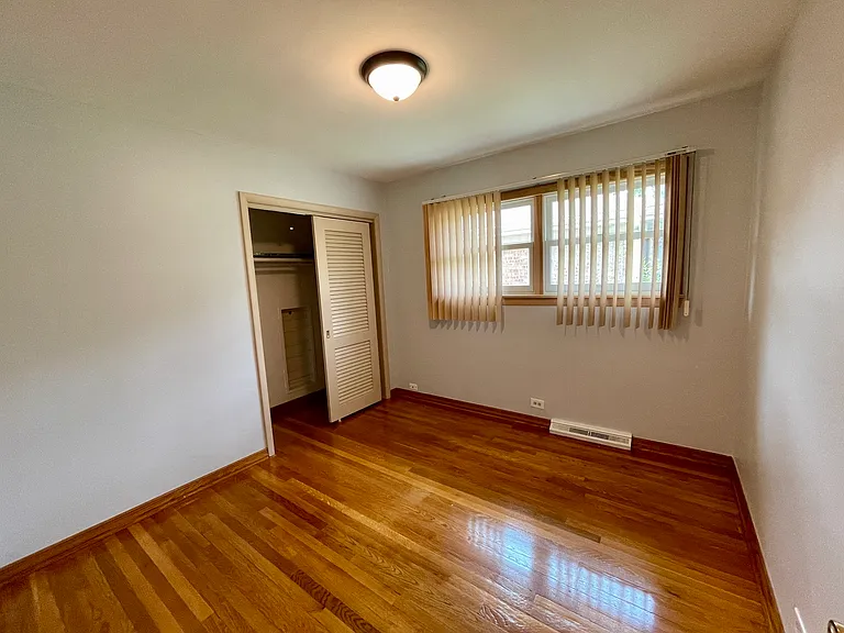 7150 N Crawford Ave — Photo 12