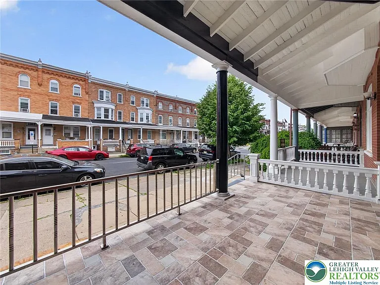 1341 W Chew St — Photo 8