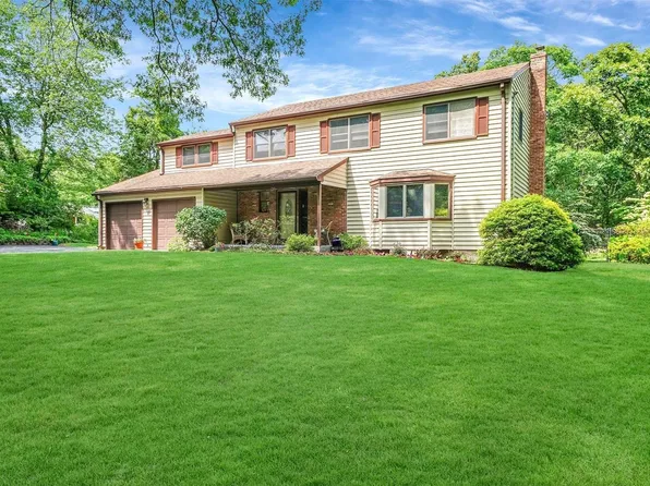 11A Woodland Lane, Smithtown, NY 11787